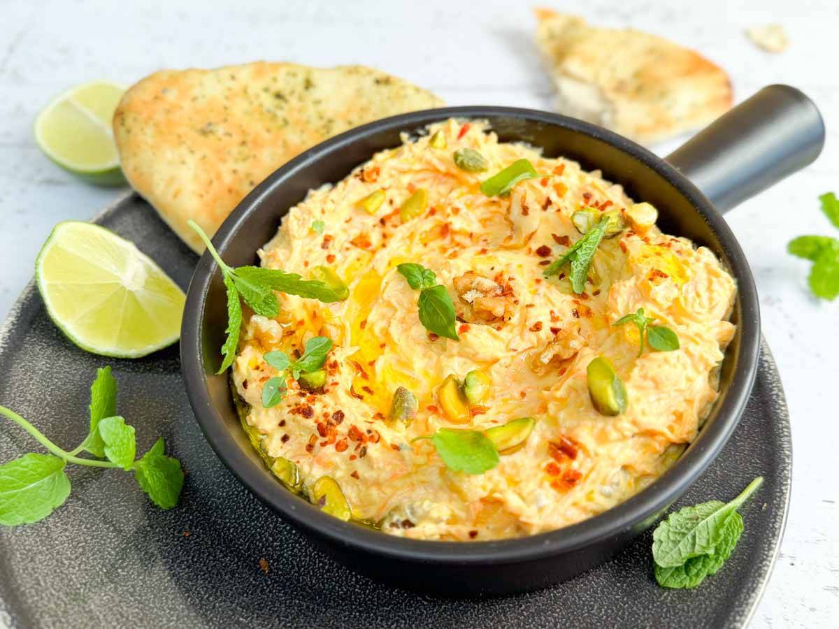 Havuçlu Tarator with herbs and Turkish bread